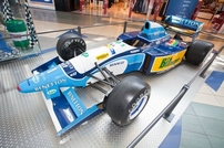 Maşini de Formula 1 în mall