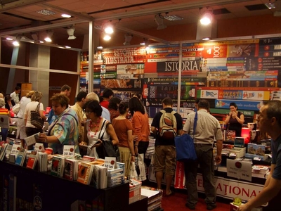 Vine vara, vine Bookfest 2012