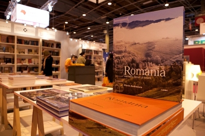 Autorii români invitaţi la Salon du Livre 2013