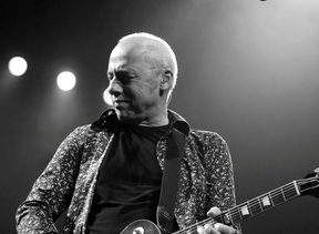 Mark Knopfler va concerta în Bucureşti anul viitor