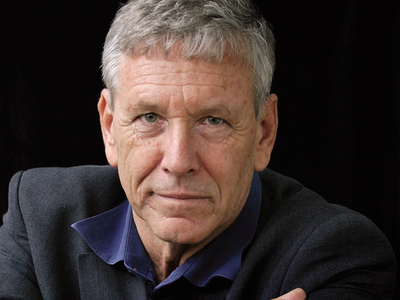 Amos Oz: „Uneori tânjesc după locuri mari”