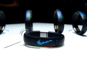 Nike+ FuelBand, gadgetul care îţi urmăreşte activităţile fizice