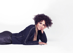 Colecţia lui Halle Berry, 5th Avenue, la Deichmann