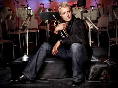 Doua saptamani pana la concertul lui Chris Botti. „Cadou-surpriza” pentru doua bilete cumparate