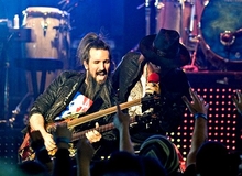 RON “BUMBLEFOOT” THAL:  “SUNT ATAT DE FERICIT SA MA INTORC IN ROMANIA”