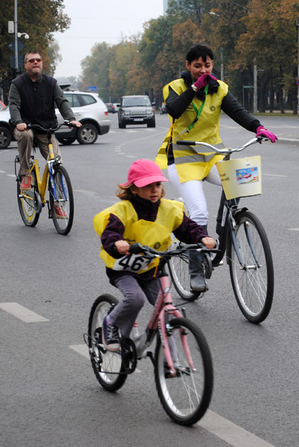 Calendarul biciclistului 2011: Marşul Moş Crăciunilor şi Ultima Bicleală