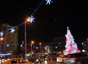 Luminile de sărbători au fost aprinse în Bucureşti