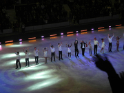 Comedie, emoție, acrobații și artă la Kings on Ice 2014